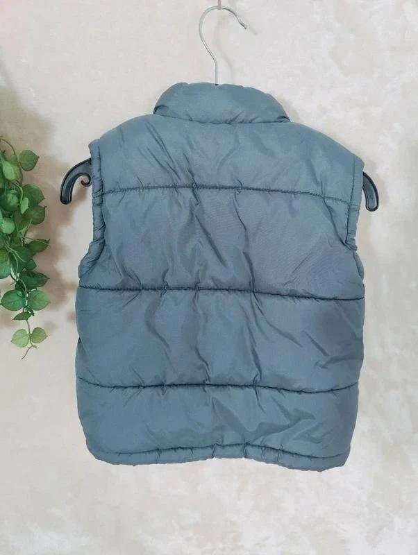 💎 Sleeveless gray puffer jacket • 2 years old • Trendy 💎 – photo 7
